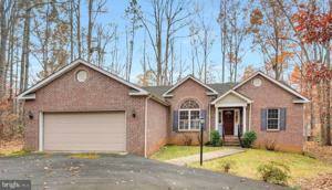 111 CARRIAGE COURT