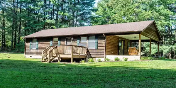 32 TEAKWOOD TRACE