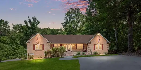 72 FOREST LANE