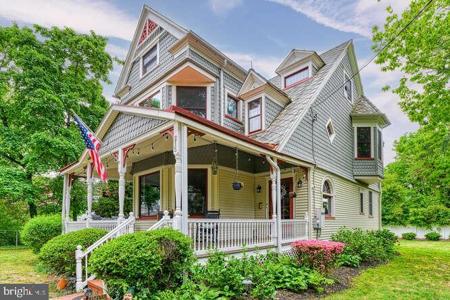 215 WALNUT STREET