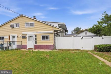 806 SHADELAND AVENUE