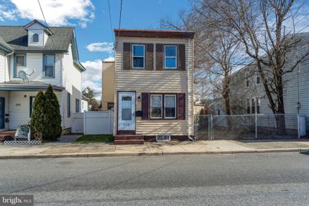 212 S BROADWAY