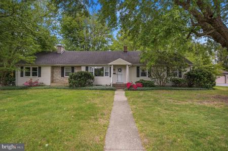 11 SUNSET LANE