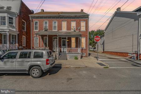 225 W FRONT STREET