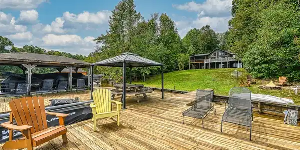 568 PLUM TREE ROAD