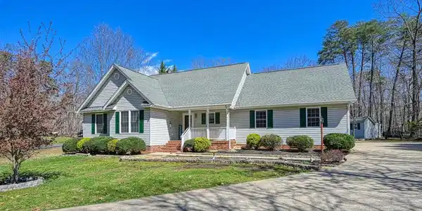 2513 LAKESIDE WOODS DRIVE