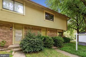 5715 NORDEEN OAK COURT