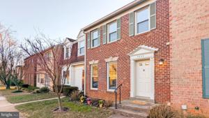 5602 CASTLEBURY COURT
