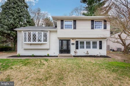 307 MANOR COURT