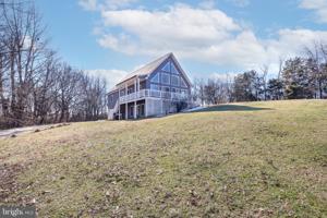 285 STONEWALL COURT