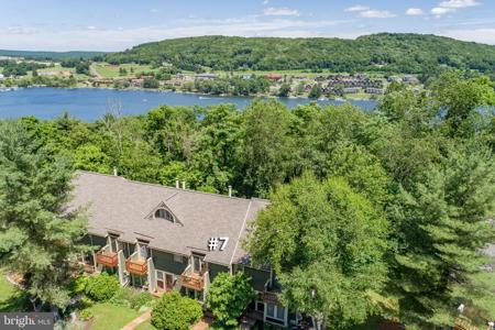 7 LAKEVIEW COURT