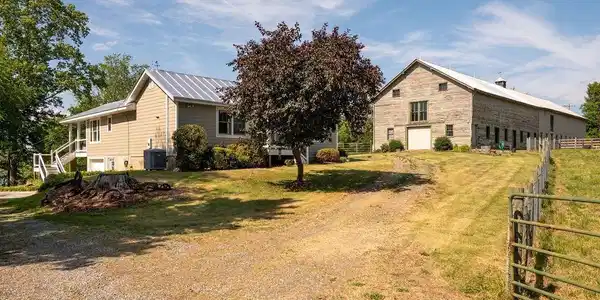 160 OLD FARM HOLLOW