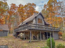 925 PINE TREE POINT ROAD