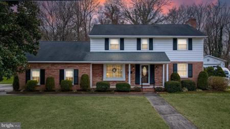 8 MEADOW ROAD