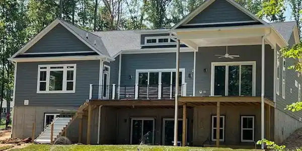 140 LIGHTHOUSE DRIVE