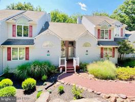 7 BEACHWOOD COURT