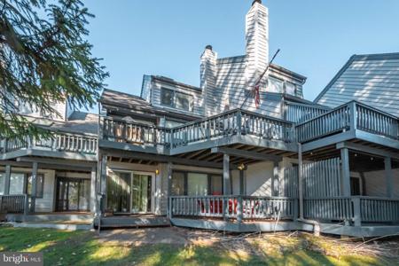8 ARROWHEAD LANE