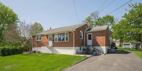 20 MILMONT AVENUE
