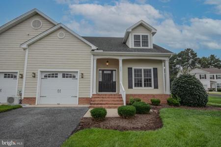 202 HUNTERS WAY