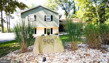 900 MONTROSE DRIVE