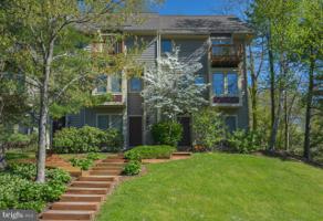 4 LAKEVIEW COURT