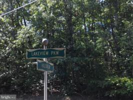 1102 LAKEVIEW PARKWAY