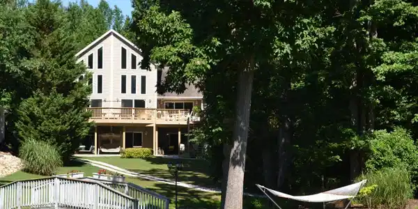 552 OVERTON DRIVE