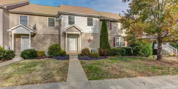 322 LAKE FRONT DRIVE