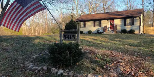5415 MOLLYS GLEN