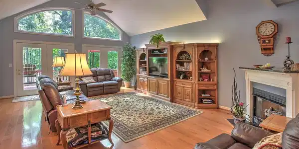 368 OAKLEIGH LN