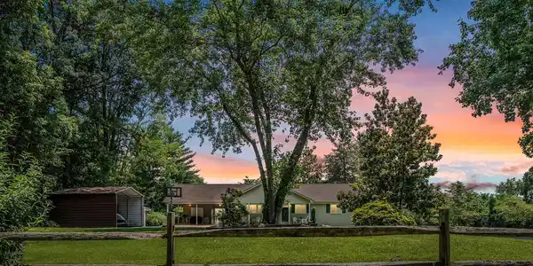 476 MOUNTAIN VIEW