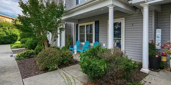 231 LAKE FRONT DRIVE