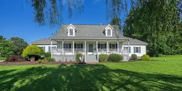 6206 RUTH LANE