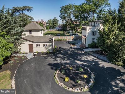 206 CARRIAGE HOUSE LANE