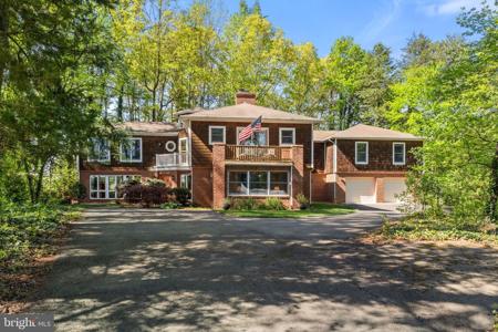 205 RIVERDALE LANE
