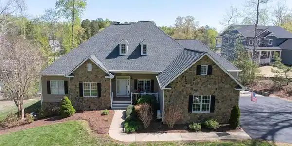1729 LAKE FOREST DR