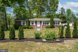 128 YORKTOWN DRIVE