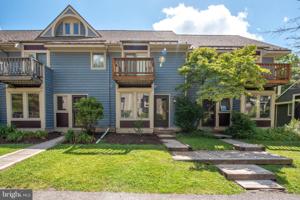 33 WINDING WAY