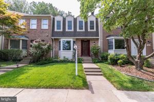 10625 LAKESIDE OAK COURT
