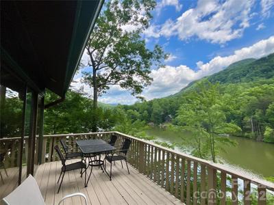222 West Lake Drive N