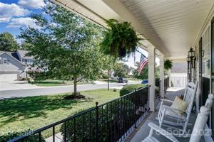 1042 Pepperwood