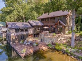 1196 E Lakeshore Drive