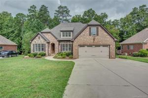 4013 Foxes Trail