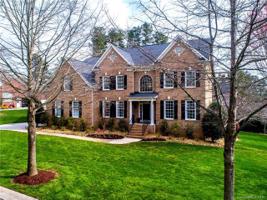1915 Chestnut Hill Drive