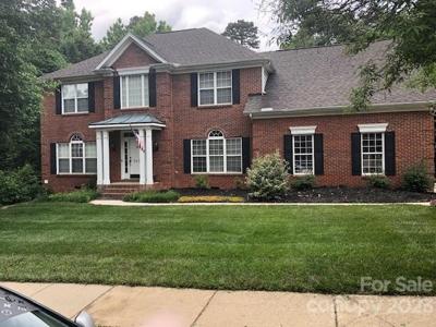 2637 Shady Reach