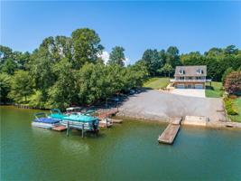 1213 Lake Vista Lane