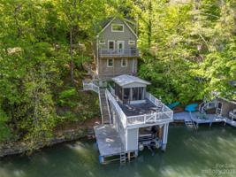 417 Tryon Bay