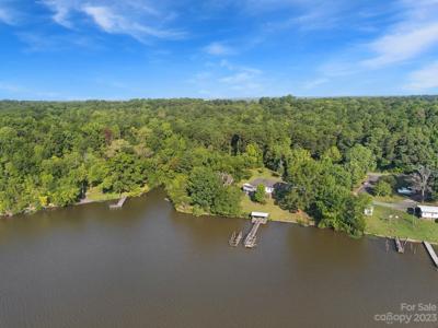 1475 Riverview Circle