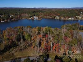 5760 Lake Pointe