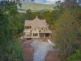 407 Hawks Nest Trail